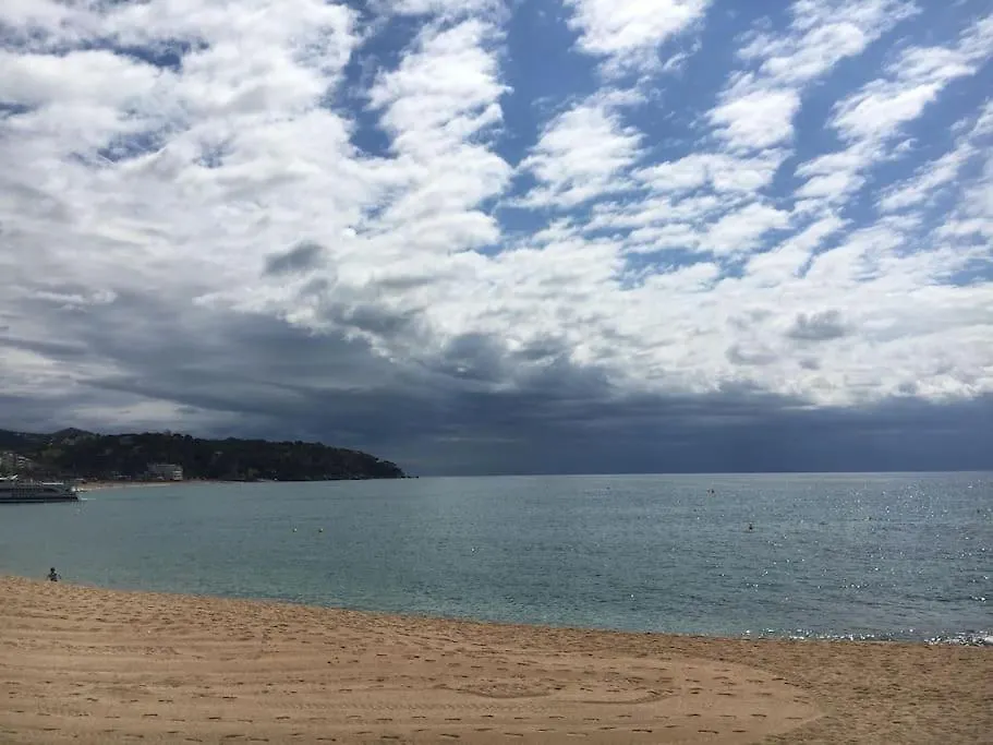 Apartment Seahomes Vacations - Seafront Apt Fenals With Pkg Lloret de Mar