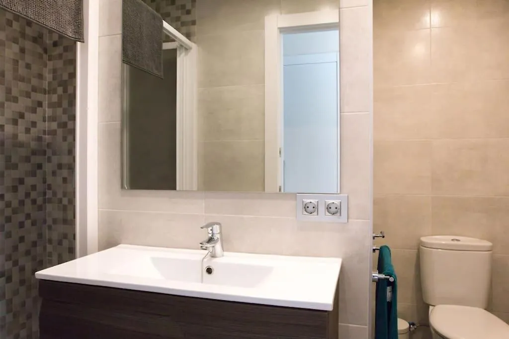 Apartment Seahomes Vacations - Seafront Apt Fenals With Pkg Lloret de Mar