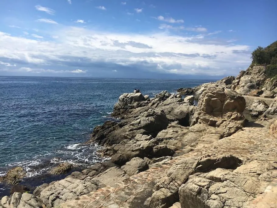 Seahomes Vacations - Seafront Apt Fenals With Pkg Lloret de Mar